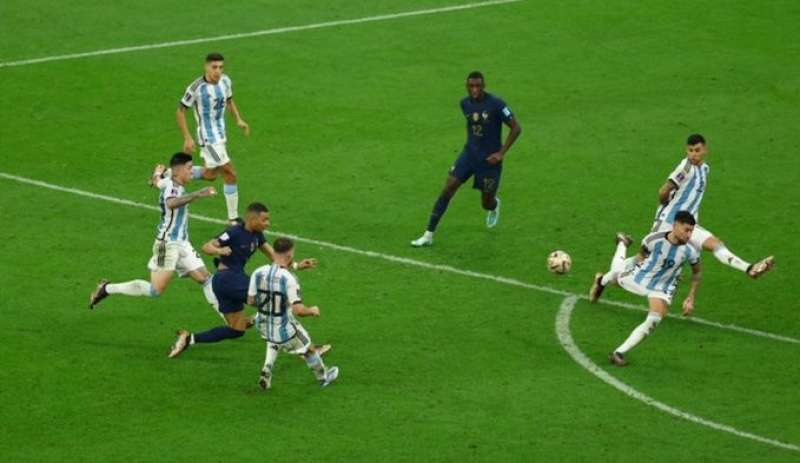 التعادل 2-2 يحسم الشوط الثاني بين الأرجنتين وفرنسا بنهائي كأس العالم 2022