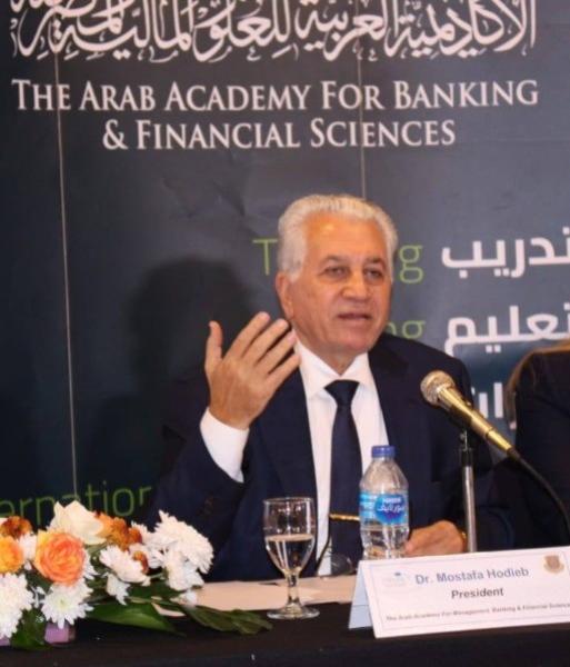 رئيس العربية للعلوم المالية والمصرفية: افتتاح مصنعي الغازات الطبية والصناعية يضاف لإنجازات الدولة