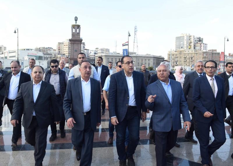 رئيس الوزراء يتوجه إلى الإسكندرية لمتابعة سير إجراءات الإفراج الجمركي عن السلع والبضائع في الميناء