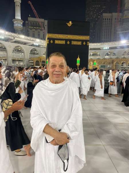 شرشر أمام الكعبة المشرفة 