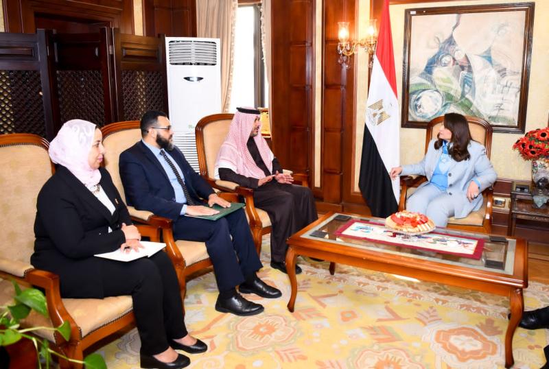 وزيرة الهجرة تستقبل الملحق العمالي السعودي بالقاهرة لبحث تفعيل نتائج زيارتها للمملكة