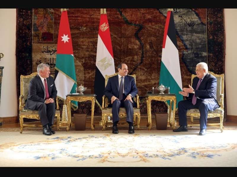 القمة المصرية الأردنية الفلسطينية تطالب بوقف جميع الإجراءات الإسرائيلية الأحادية اللاشرعية
