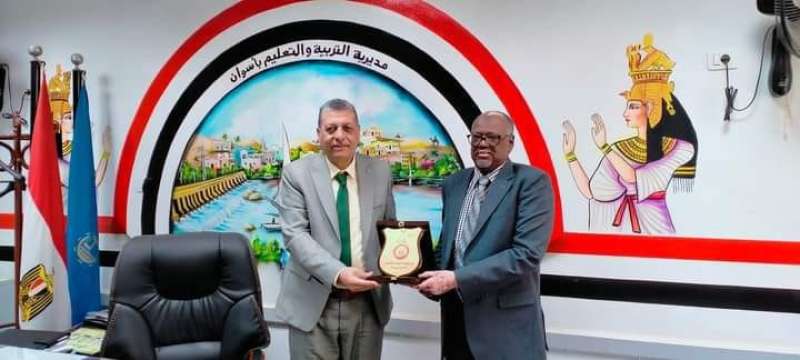 وكيل تعليم أسوان يلتقى القنصل العام السودانى