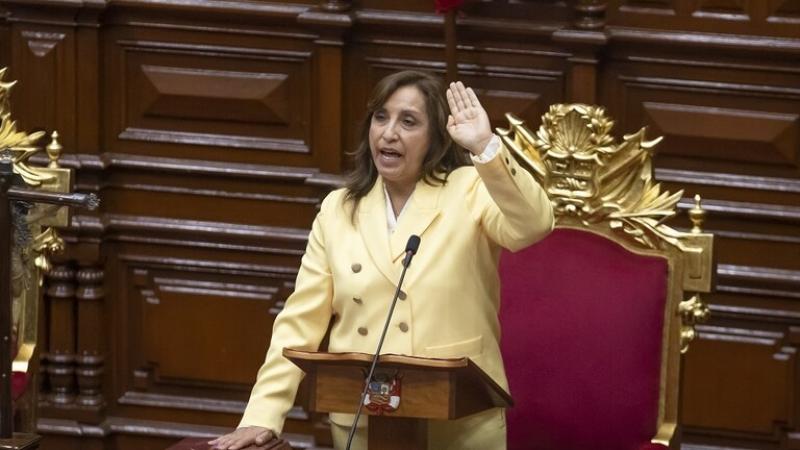 رئيسة بيرو تدعو الكونجرس مجددا لإجراء انتخابات مبكرة لإنهاء الاحتجاجات الدامية