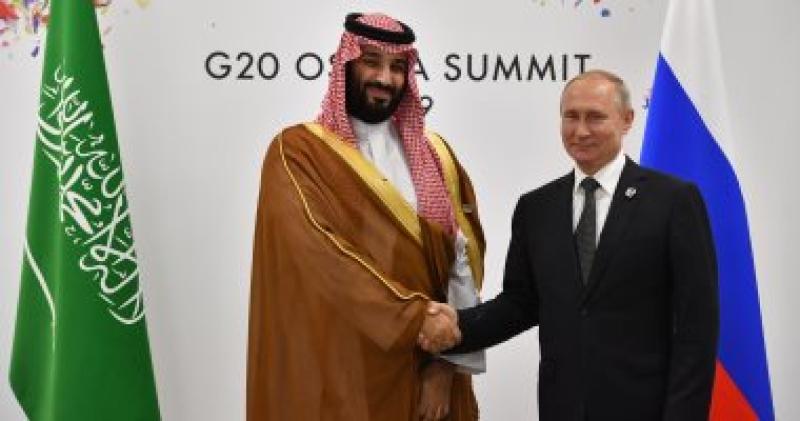 الرئيس الروسي وولي العهد السعودي يناقشان هاتفيا التعاون الثنائي و”أوبك+”