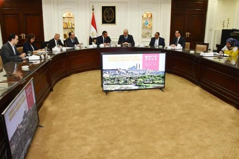 وزيرا الإسكان والتنمية المحلية يستعرضان التحضيرات لاستضافة مصر للمنتدى الحضرى العالمى «WUF12»