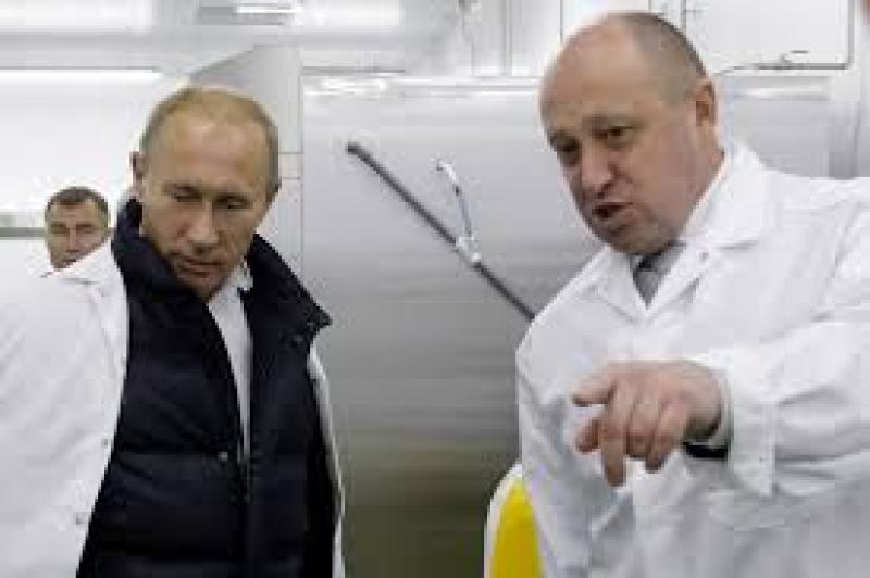 الرئيس الروسي بصحبة رئيس شركة فاجنر الامنية الروسية