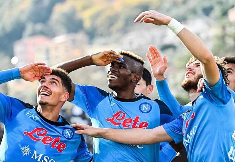 نابولي يكتسح سبيزيا بثلاثية في الدوري الإيطالي