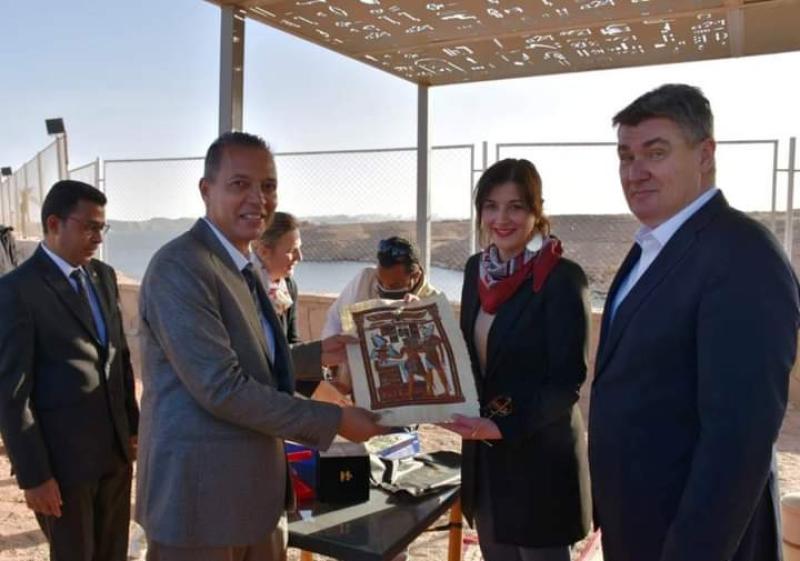 مدير آثار أسوان والنوبة : رئيس جمهورية كرواتيا حرص على زيارة معبد أبو سمبل بأسوان