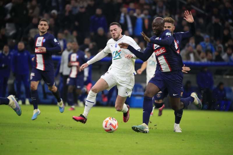 مارسيليا يقصي باريس سان جيرمان ويتأهل لدور ربع النهائي في كأس فرنسا