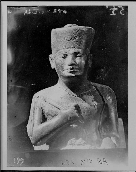 لأول مرة.. إدارة المتحف المصري تنشر صورا لتمثال الملك خوفو (صور)