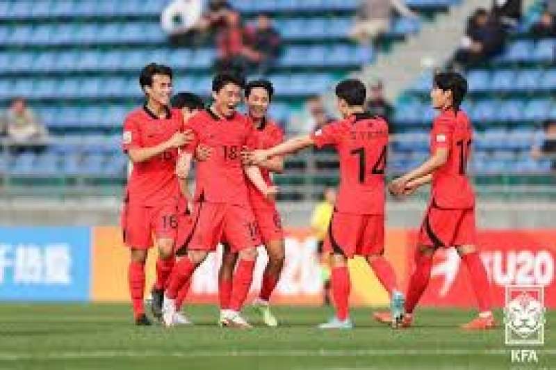 كلينسمان يهدف للفوز بكأس آسيا مع منتخب كوريا الجنوبية