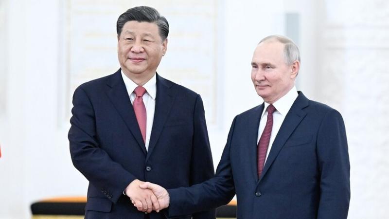 الرئيس الصيني يغادر موسكو بعد زيارة رسمية استمرت 3 أيام