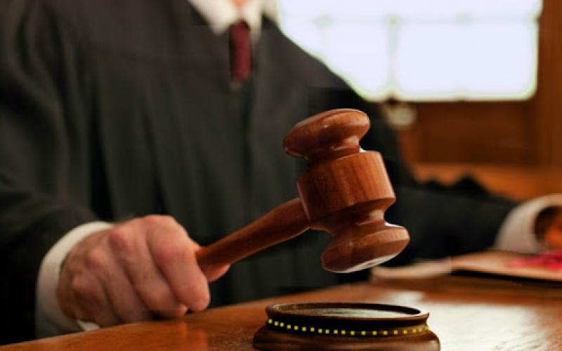 تأجيل محاكمة 5 متهمين بتهمة الانضمام لجماعة ”حازمون”