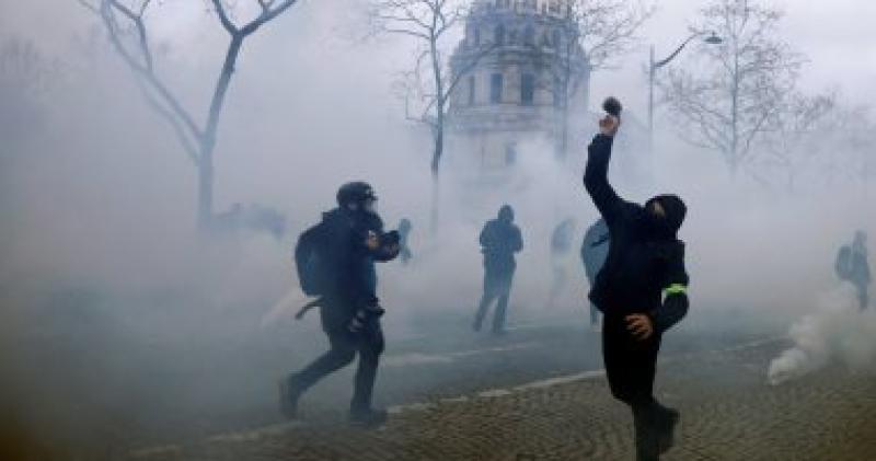 اعمال العنف في الشوارع الفرنسية