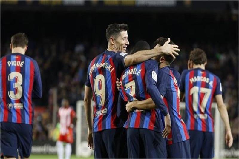 برشلونة يواصل التقدم نحو استعادة لقب الدوري الإسباني بفوز كبير على إلتشي