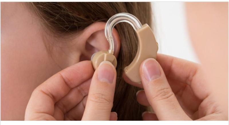 سؤال ودواء ..أعراض ضعف السمع وكيفية استخدام السماعات الطبية