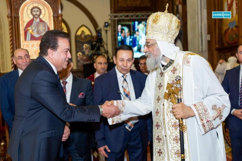 وزير الصحة يشارك في قداس عيد القيامة المجيد بالكاتدرائية المرقسية