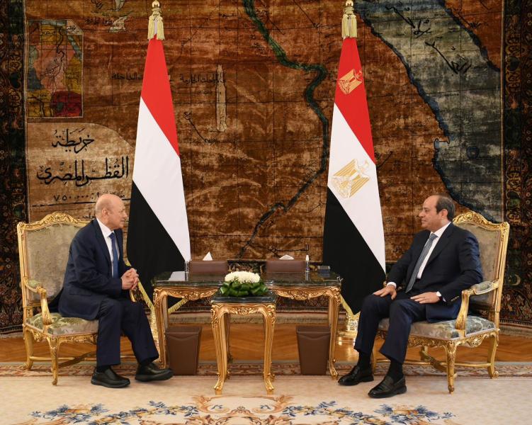 الرئيس السيسي يؤكد علي موقف مصر الثابت إزاء دعم وحدة وسيادة اليمن