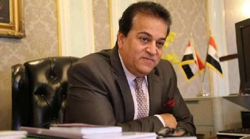 وزير الصحة يتلقى تقرير غرف الأزمات المركزية خلال فترة أجازات الأعياد