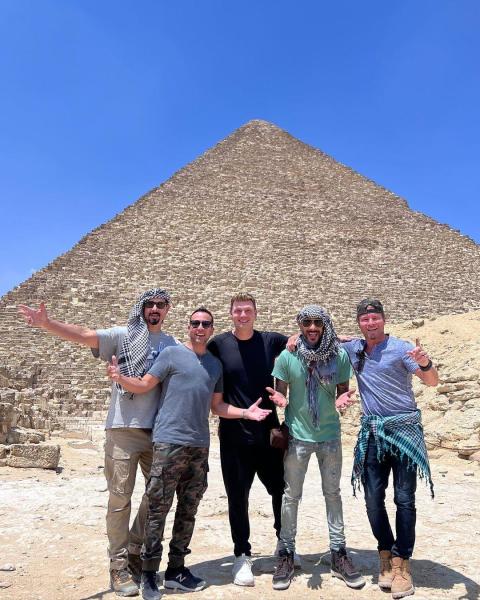 الفرقة الغنائية الأمريكية ”باك ستريت بويز”  في زيارة لمصر  لحفل غنائي