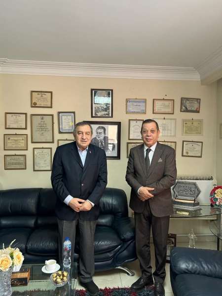 د. عصام شرف يستقبل النائب أسامة شرشر في مكتبه