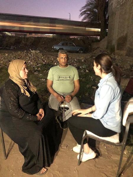 محررة النهار مع والد و والدة المجني عليه