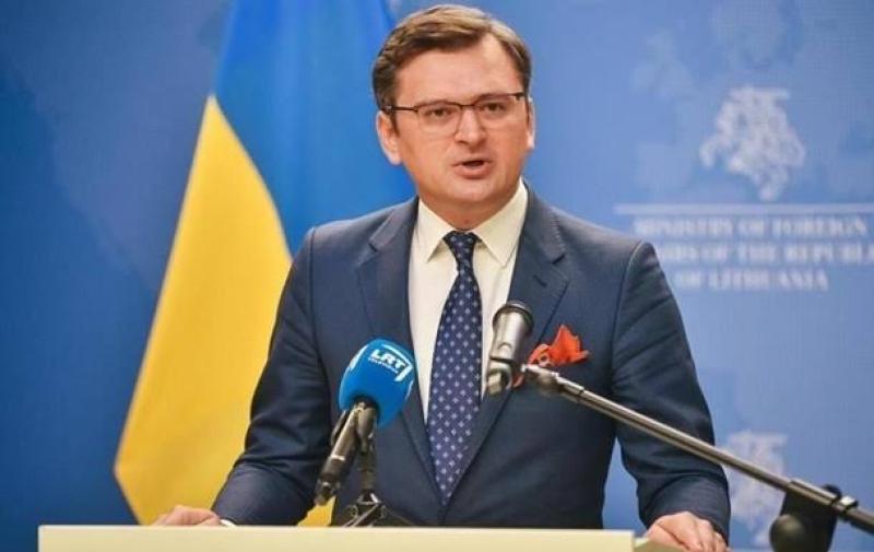 وزير الخارجية الأوكراني يدعو ألمانيا إلى الإسراع بتسليم حزمة الأسلحة الجديدة لبلاده