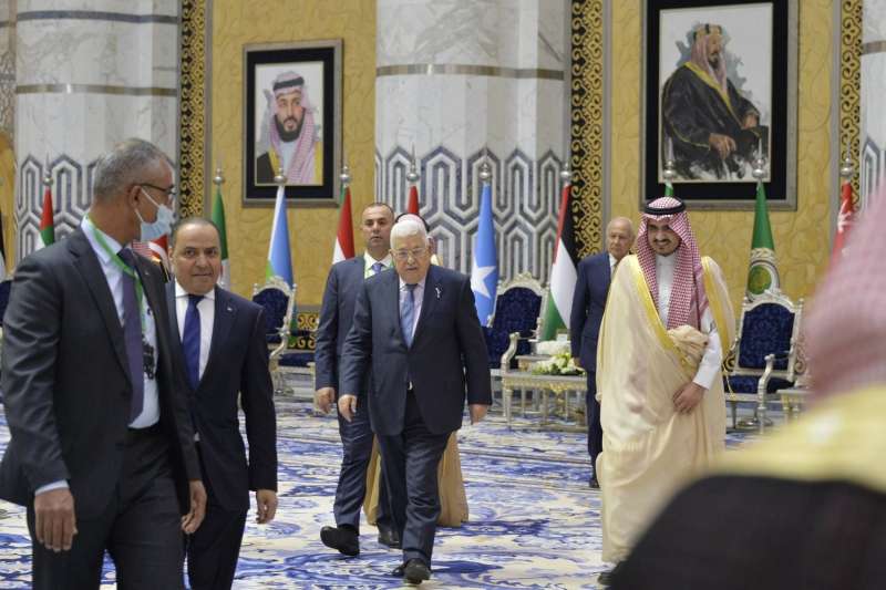 البيان الختامي للقمة العربية يدعم القضية الفلسطينية ويتمسك بمبادرات السلام