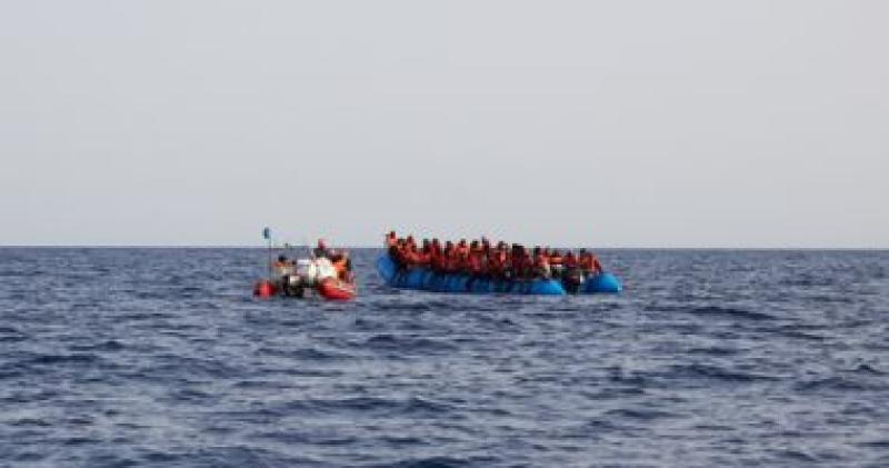 مهاجرين غير شرعيين قبالة اليونان