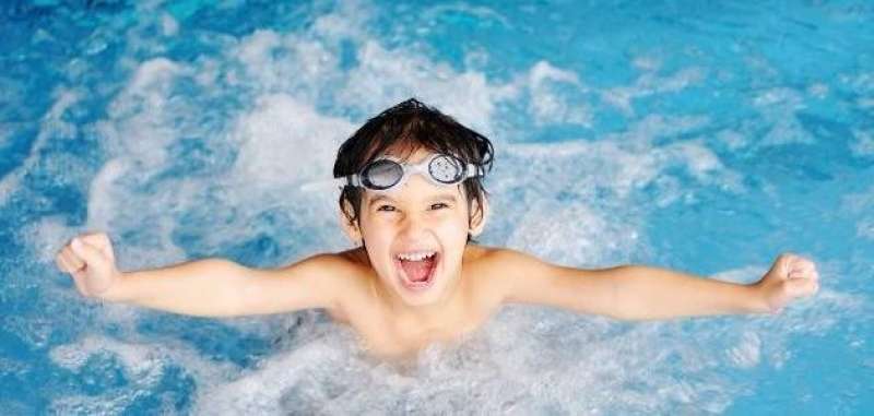 نصائح ضرورية أثناء السباحة للحفاظ على السلامة الصحية