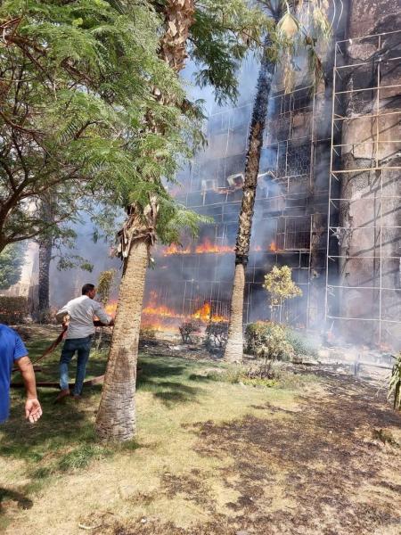 ”صرخات وسط النيران”.. ماذا حدث في مبني الخدمات الحكومية بـ 15 مايو؟