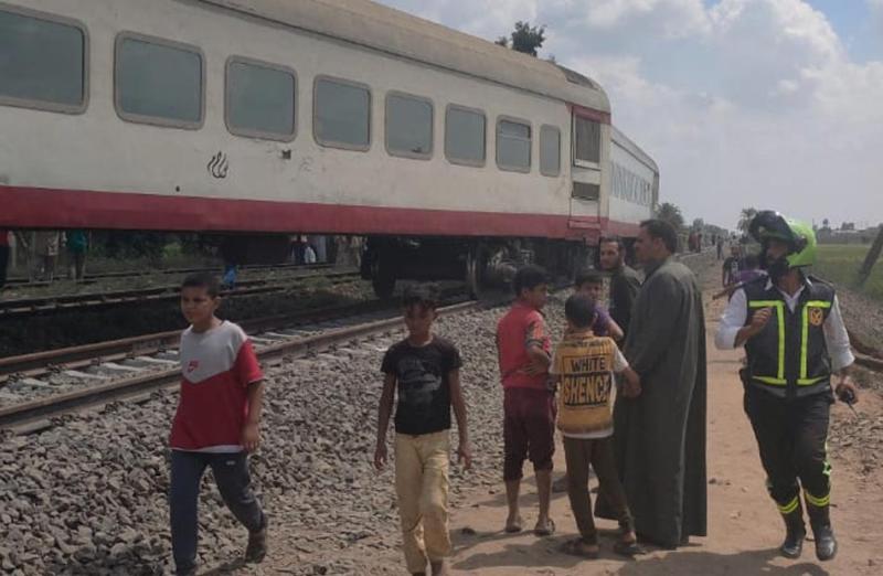 خروج عربات قطار عن مسارها بقرية النصر بالإسماعيلية