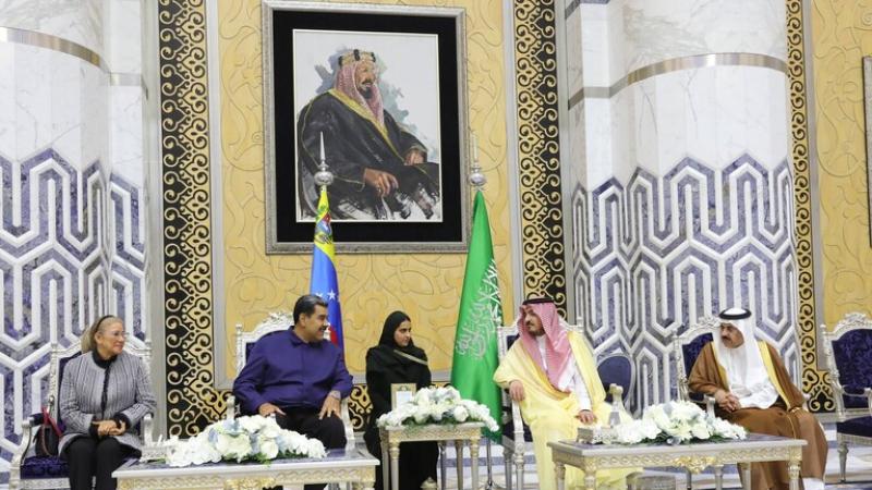 الرئيس الفنزويلي يصل إلى المملكة العربية السعودية