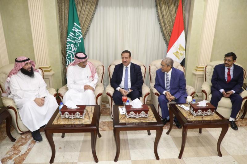 محافظ المنوفية ورئيس مجموعة العربي يستقبلان وزير الصناعة السعودي لبحث التعاون المشترك