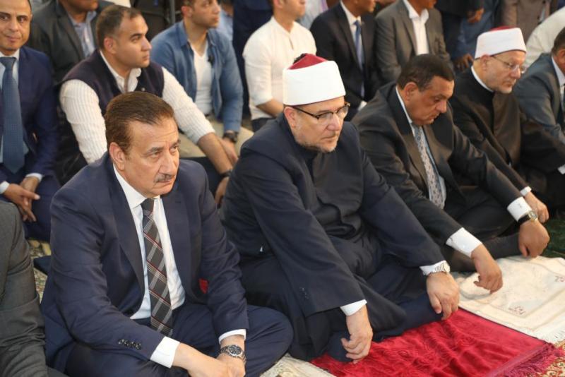 الوزراء في افتتاح المسجد 