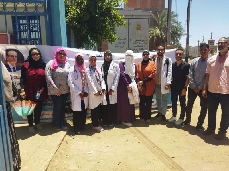 جامعة أسيوط تنظم قوافل طبية  لقريتي ”ريفا” و”أولاد إبراهيم” ضمن مبادرة حياة كريمة