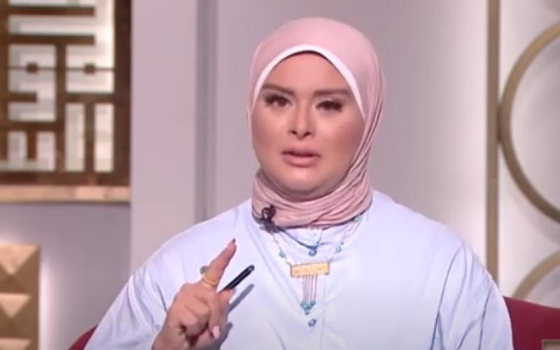 ”حرام عليكي”.. إعلامية تلقي اللوم على متصلة لهذا السبب