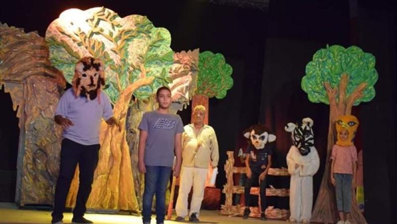 ثقافة المنيا تواصل عروض مسرحية ”طق طق ابن الغابة” ضمن مسرح الطفل
