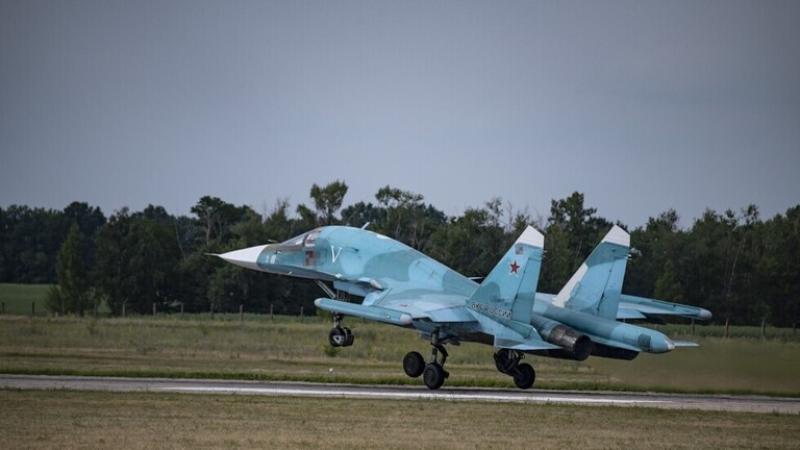مقاتلات ”Su-34” تدمر موقع قيادة وتجمّعا للجيش الأوكراني على محور كراسنوليمانسك