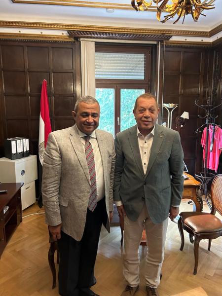 السفير أمين حسان يستقبل شرشر بمكتبه في فرانكفورت