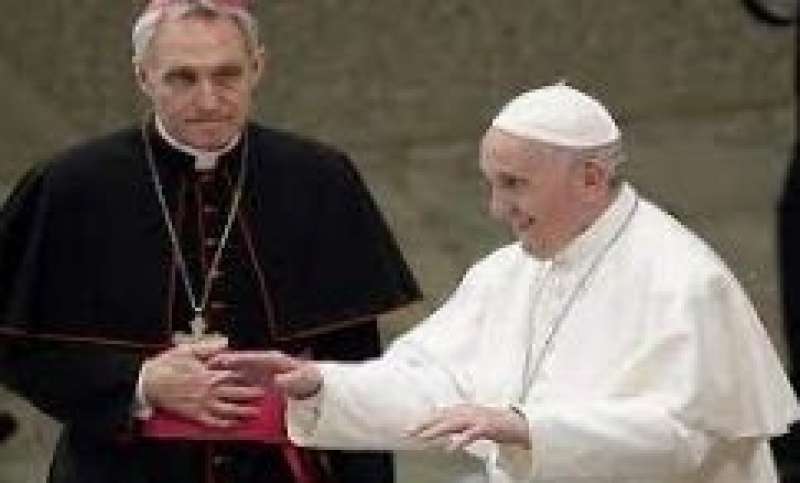 البابا فرنسيس والكاردينال ماتيو زوبي