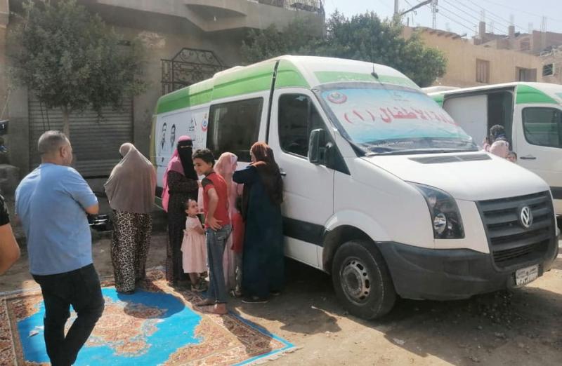 صحة المنيا تنظم قافلة طبية لأهالي قرية البدرمان بمركز ديرمواس