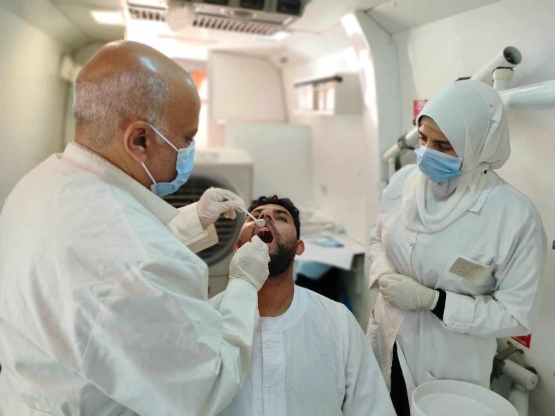 خلال يونيو الماضي.. 12 ألف مواطن يتلقون الخدمات الطبية في 7 قوافل علاجية مجانية بقري المنيا