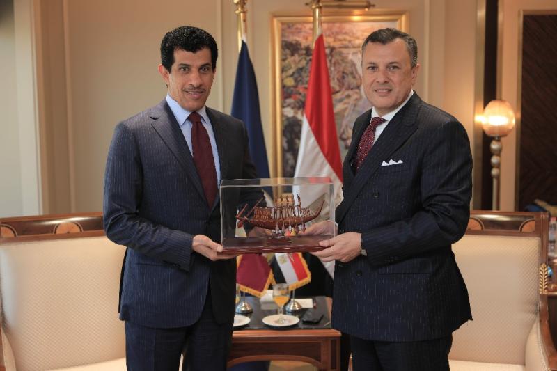 وزير السياحة والآثار يستقبل سفير قطر بالقاهرة لمناقشة تعزيز التعاون بين البلدين في مجال السياحة والآثار