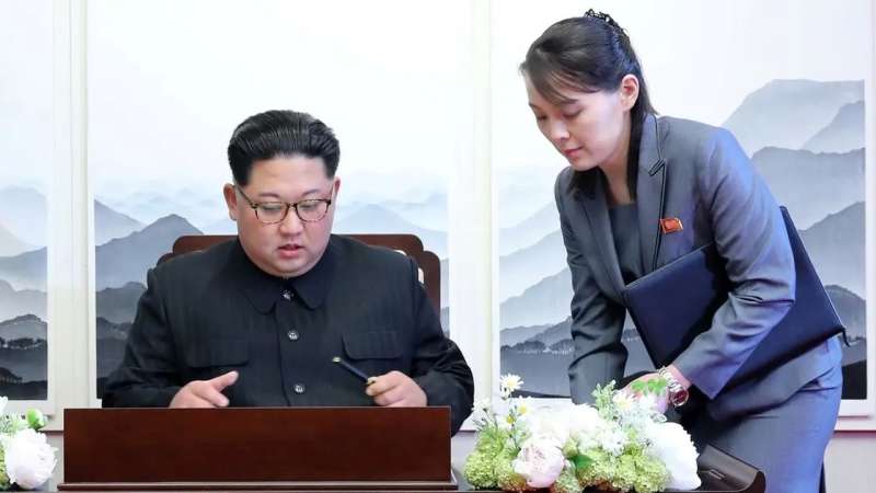 زعيم كوريا الشمالية وشقيقته المرأة الحديدية في بيونج يانج