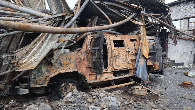 معدات اوكرانية محترقة في باخموت