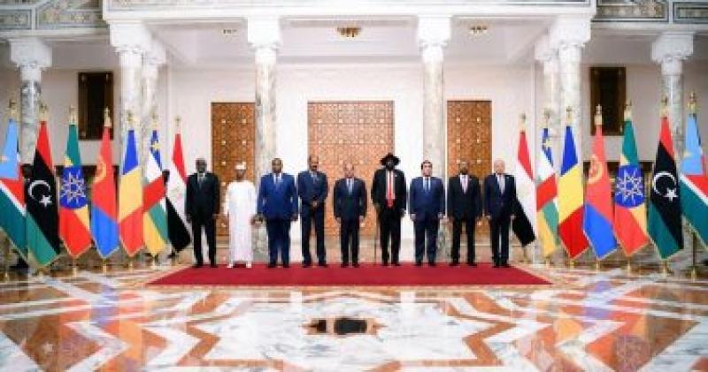 صورة ختامية لقادة جوار السودان مع الرئيس السيسي