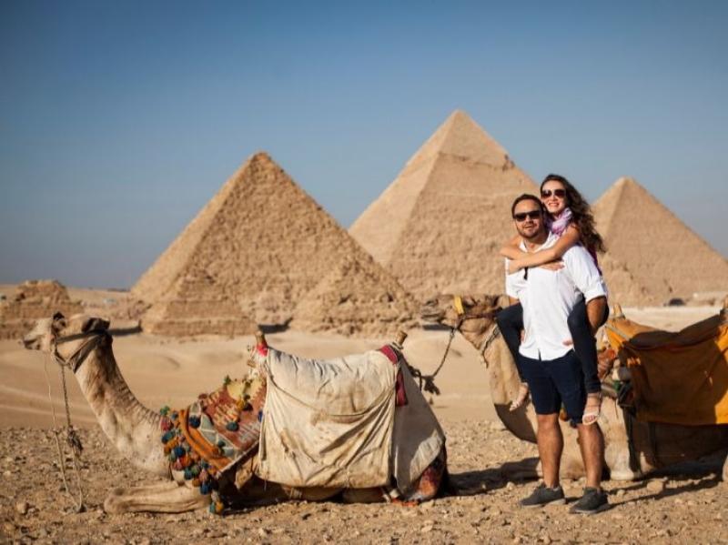 الأهرامات تتحول إلى وجهة سياحية رائدة: تفاصيل خطة التطوير الشاملة وتأثيرها الإيجابي على الاقتصاد المصري