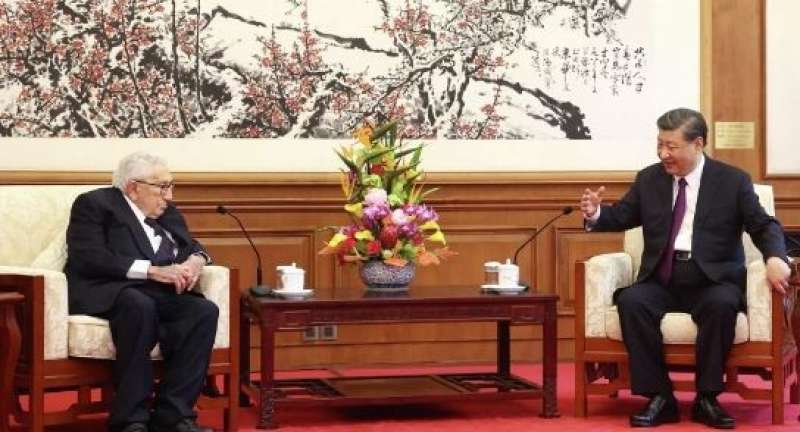 الرئيس الصيني وهنري كيسنجر